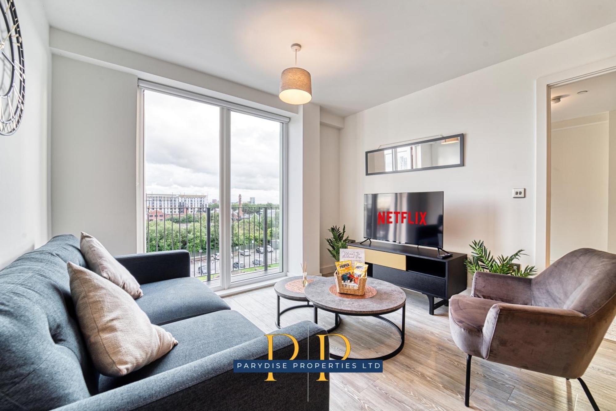 The Middlewood Plaza Suite - By Parydise Properties - Business Or Leisure Stays, Central Location, Sleeps 4, Salford Manchester Exterior photo